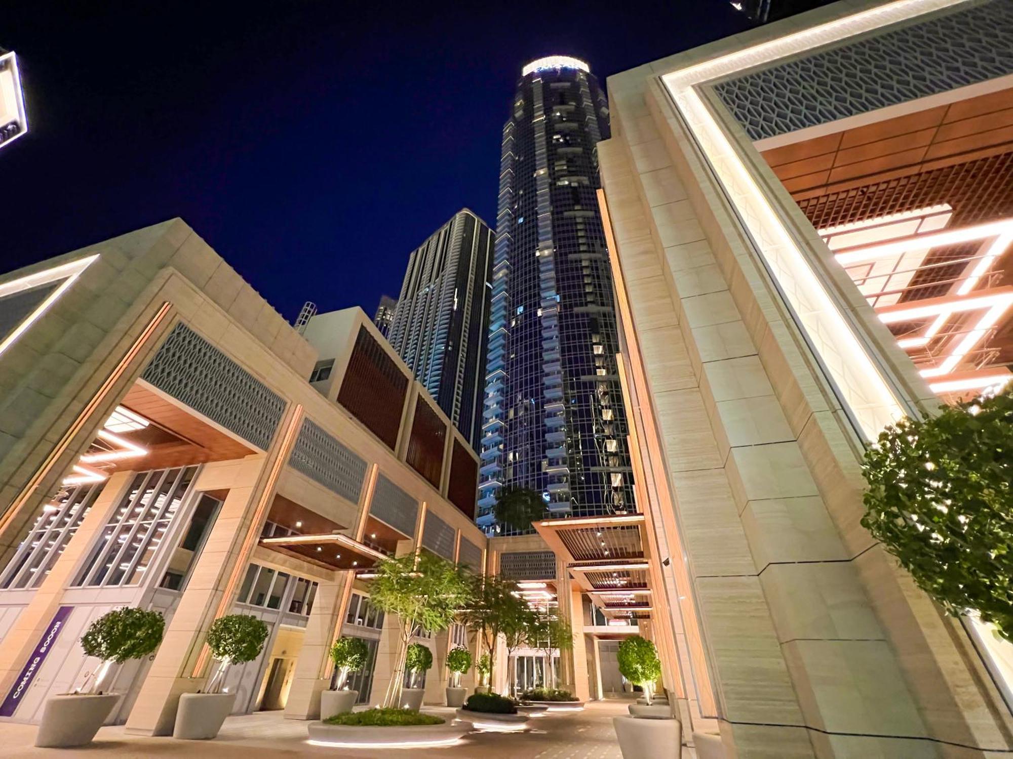 Downtown Luxury - Stunning Burj Khalifa & Sea View - 5 Minutes Walk To Dubai Mall Exterior photo