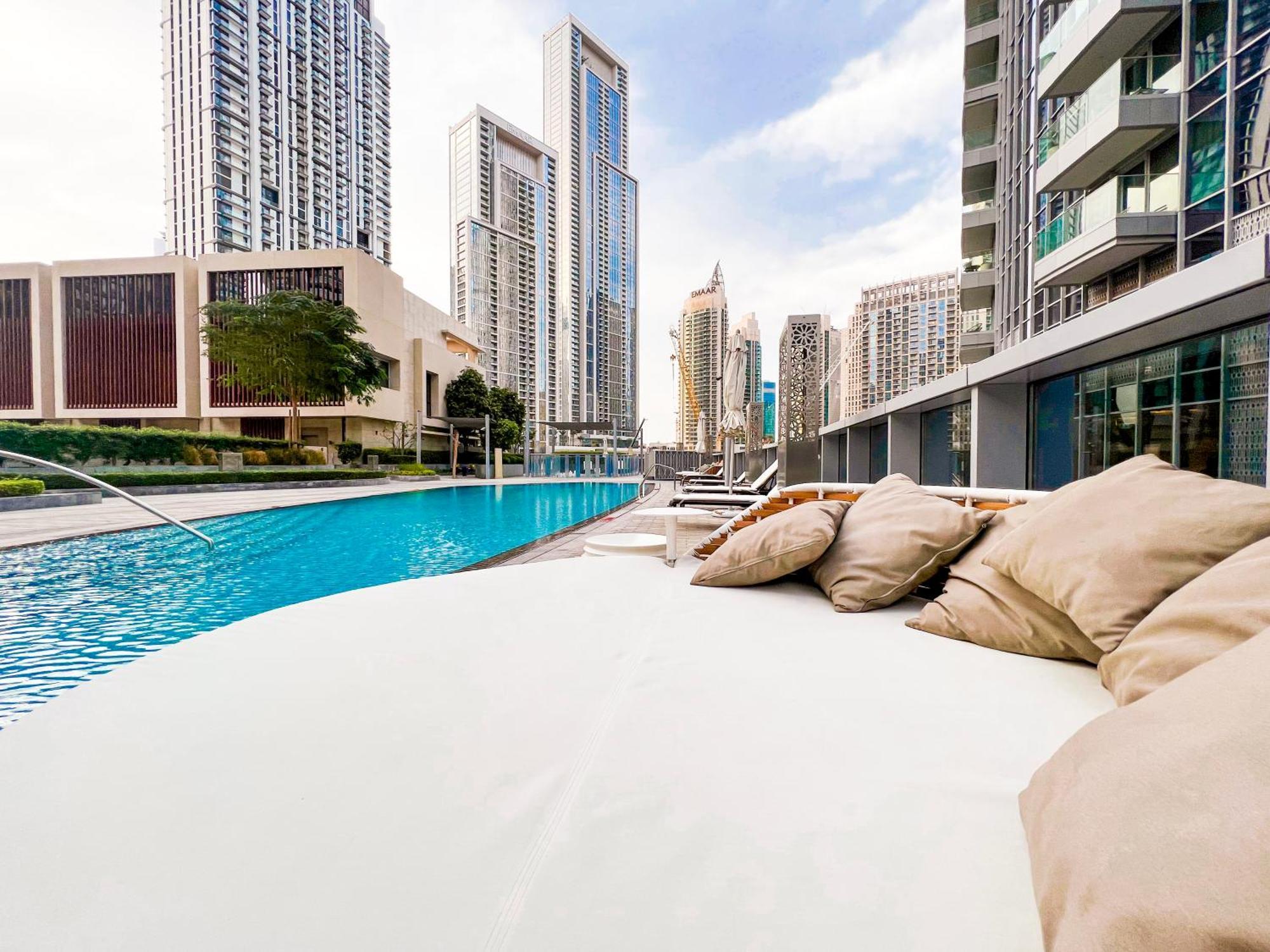 Downtown Luxury - Stunning Burj Khalifa & Sea View - 5 Minutes Walk To Dubai Mall Exterior photo
