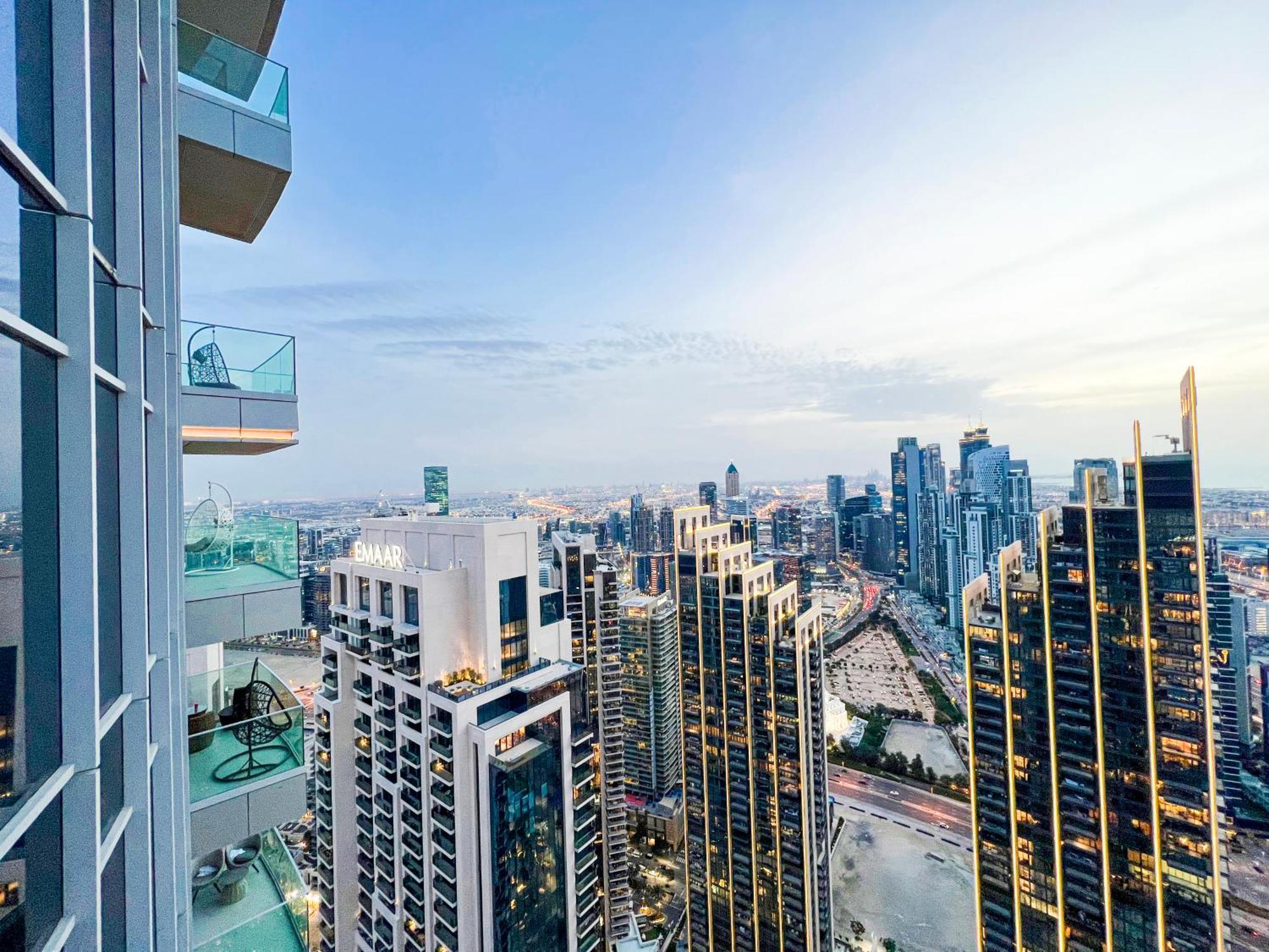 Downtown Luxury - Stunning Burj Khalifa & Sea View - 5 Minutes Walk To Dubai Mall Exterior photo