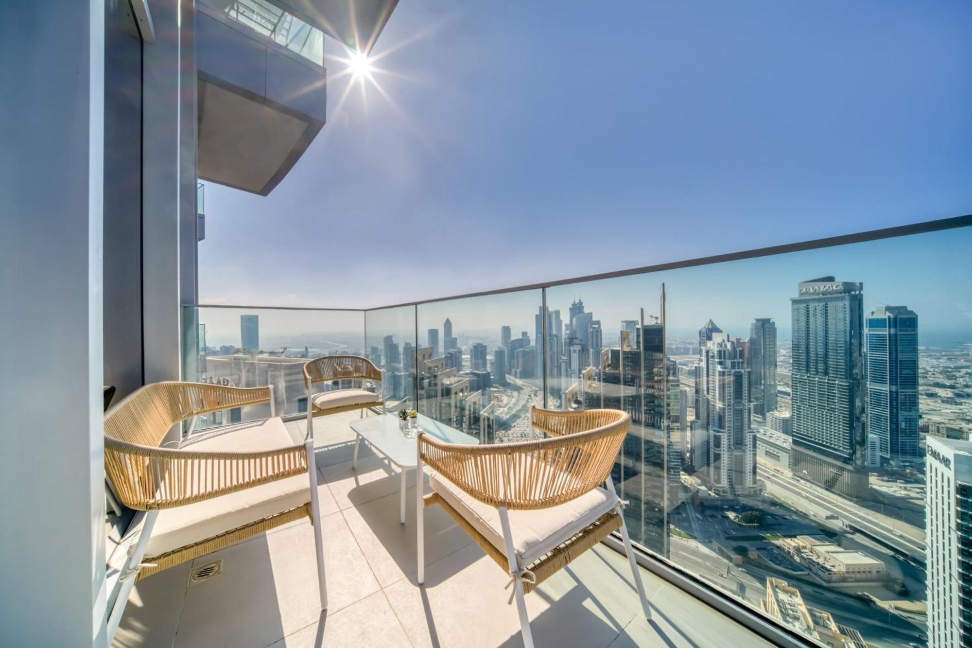 Downtown Luxury - Stunning Burj Khalifa & Sea View - 5 Minutes Walk To Dubai Mall Exterior photo